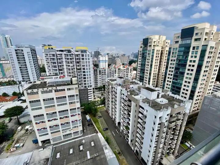 Flora Apartment Singapore Bagian luar foto